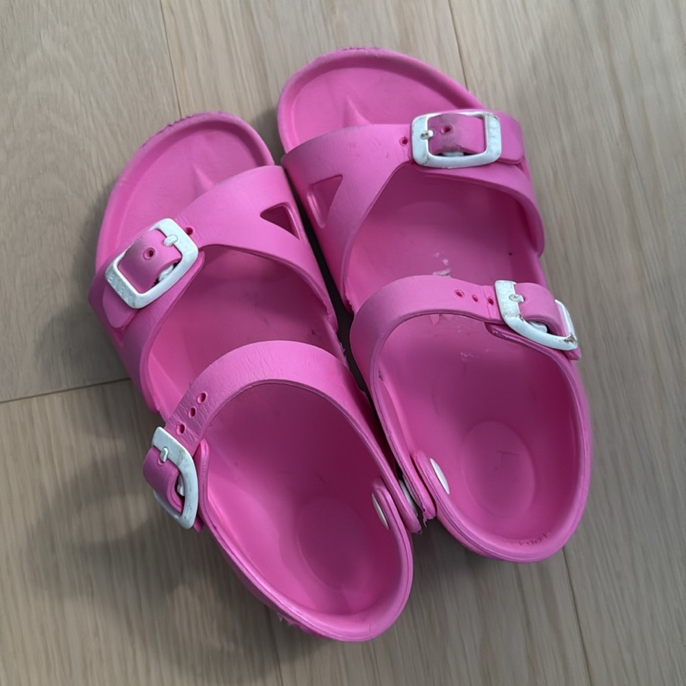 Kids Birkenstock Sandals size 28 Pink size 11